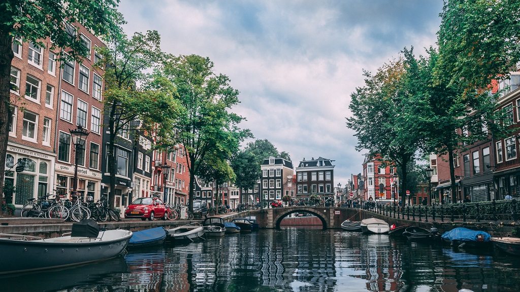Amsterdam.jpeg Amsterdam.jpeg